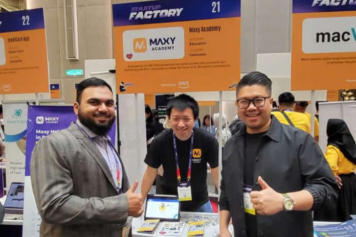 Maxy Academy menghadiri TechInAsia Conference di Kuala Lumpur untuk memperkenalkan program yang membantu mahasiswa