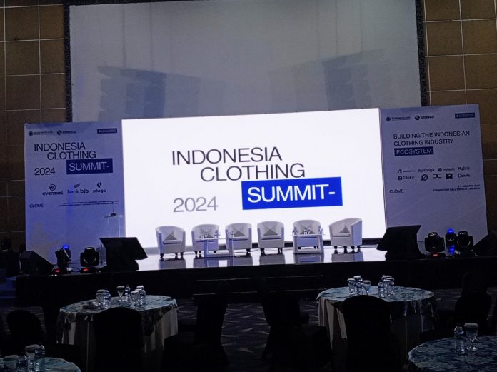 Indonesia Clothing Summit 2024 menjadi wadah penting bagi industri fashion lokal untuk berkolaborasi.