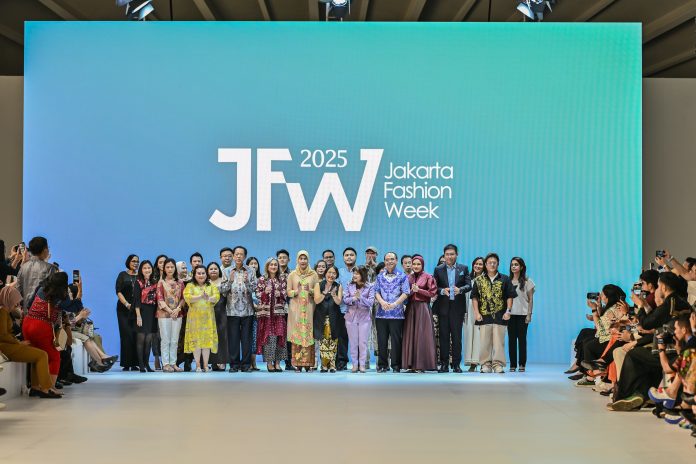 HDII memvisualisasikan tema JFW 2025 dengan memadukan elemen tradisional dan inovasi modern di beberapa titik lokasi.