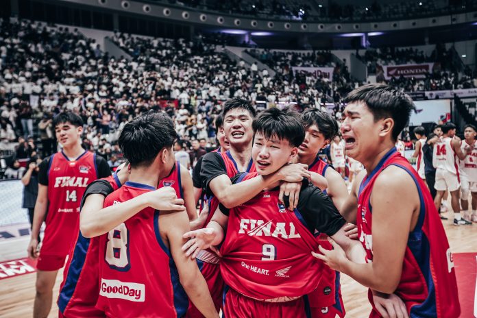 Dalam Final Honda DBL Jakarta, Bukit Sion berhasil mengalahkan SMA Jubilee, juara bertahan, dengan skor tipis 51-48.